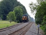 CSX 576 leads a short train southbound approaching the NS 74-NC mp / CSX 163 mp